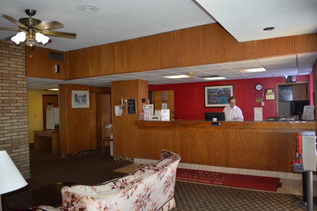 Red Carpet Inn And Suites スクラントン（ペンシルベニア州） エクステリア 写真