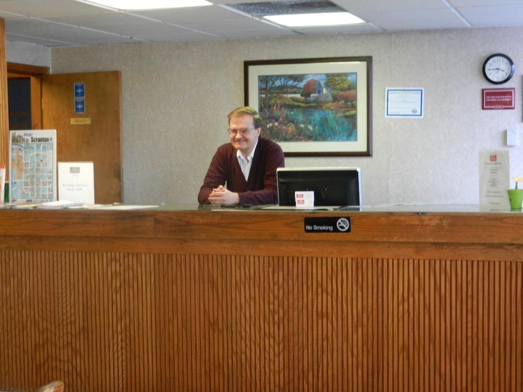 Red Carpet Inn And Suites スクラントン（ペンシルベニア州） エクステリア 写真
